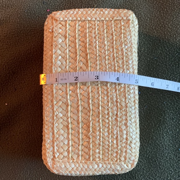 4 piece woven basket set. Large approx 15” x 9”.  Small approx 5” x 8 1/2” - Picture 5 of 10